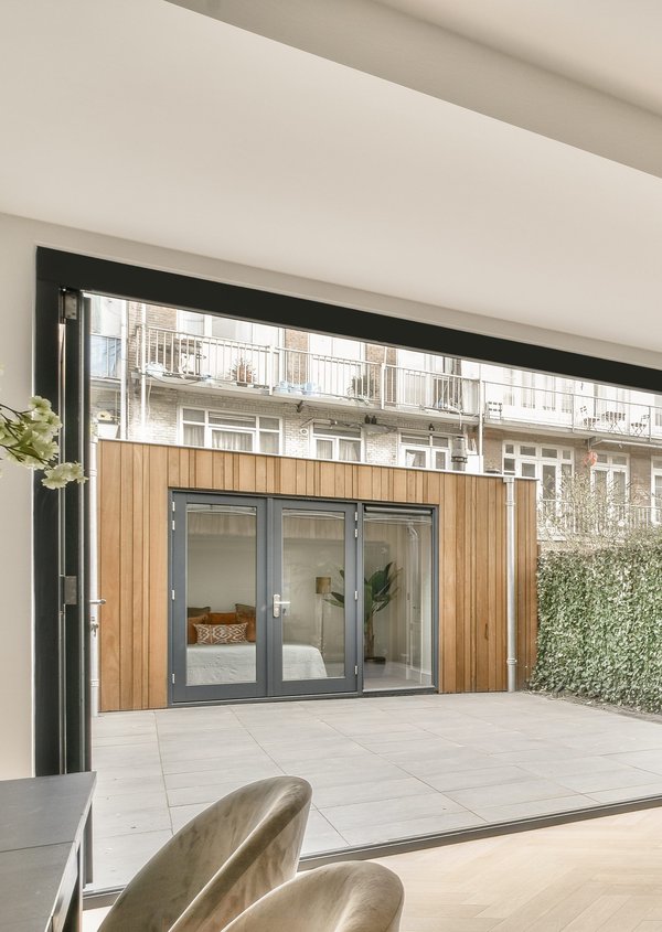 ¿Cómo hacer que un pequeño balcón urbano sea más acogedor y funcional?