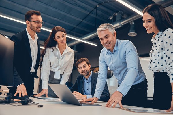 ¿Cómo influye la tecnología en la forma en que contamos y consumimos historias?